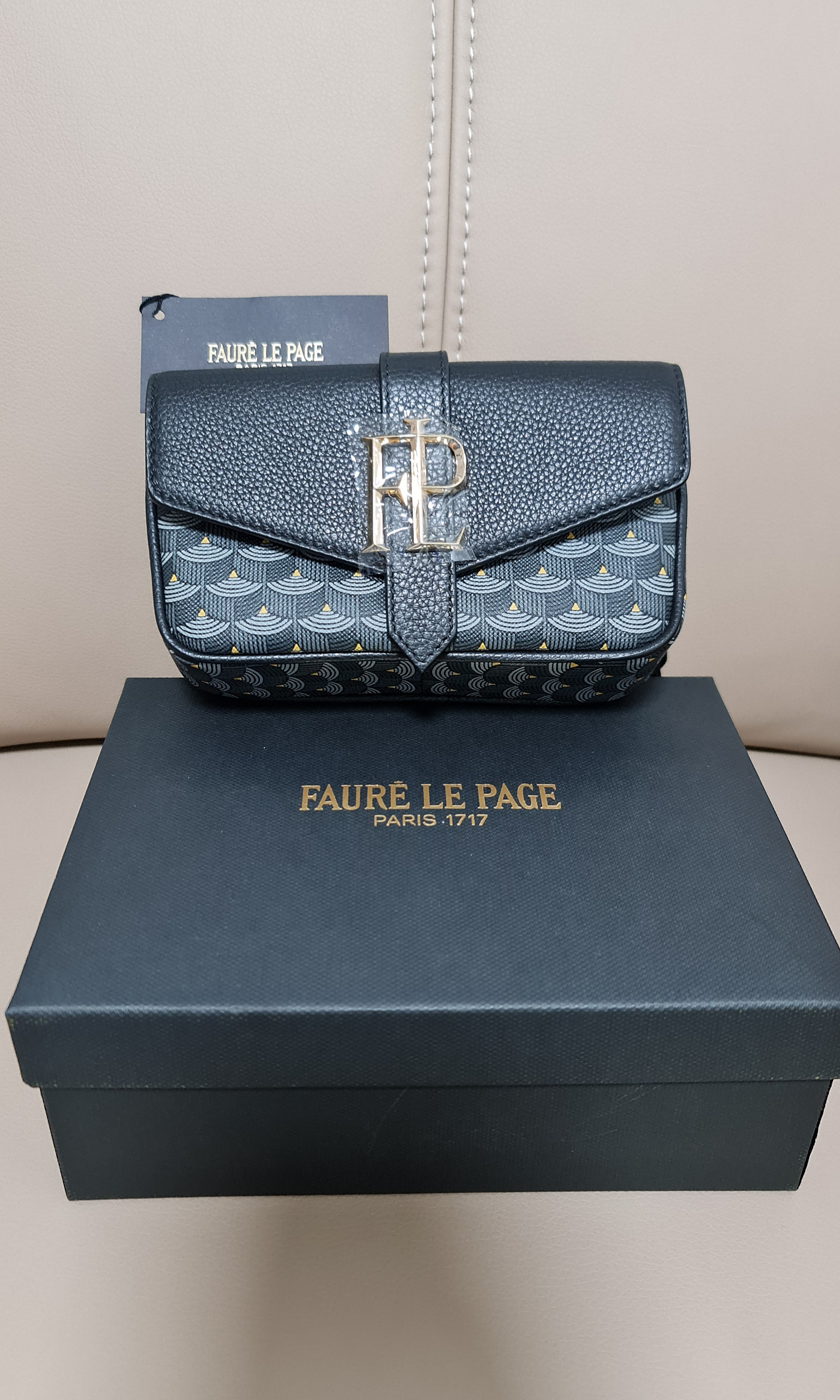 Faure Le Page Knight Belt Bag/Waist bag/Bum bag, Luxury, Bags & Wallets on  Carousell