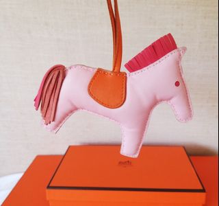 （分類：）位於 。 由 adore_luxe 提交（商品編號 1054352114，圖片 1）。簡介： 。