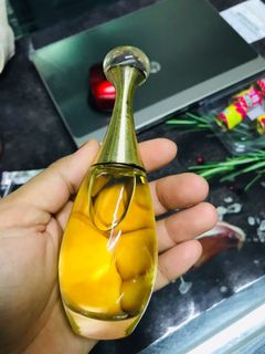 (Category: ) located in . Submitted by originalperfum3kl (Listing ID 1054372167, Image 1). Description: .