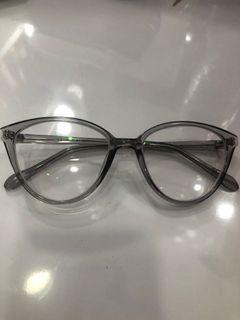 Kacamata Minus 2,75