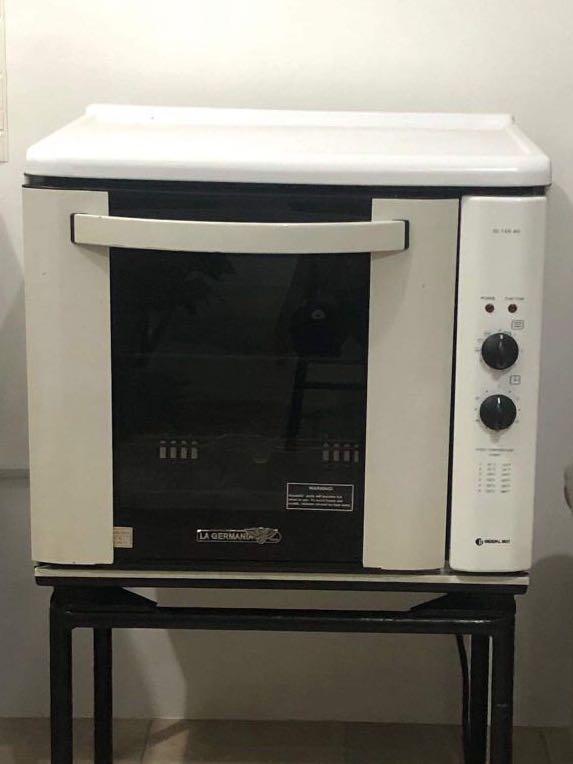 La Germania oven with rack