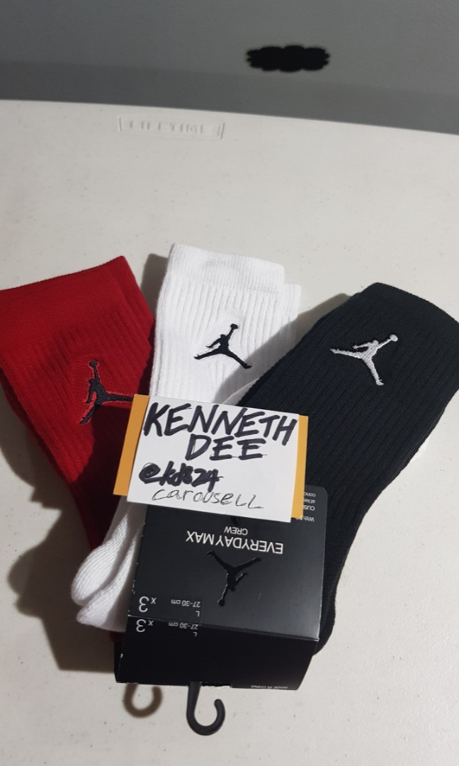 Nike Air Jordan Jumpman Everyday Max Crew Socks Red Black White Colorways  Size L Brand New w Hang Tags, Men's Fashion, Footwear, Sneakers on Carousell