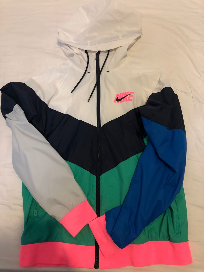 nike windrunner m