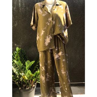 (Kategori: ) berada di . Dikirim oleh athelier (ID iklan 1054249562, Gambar 1). Deskripsi: .