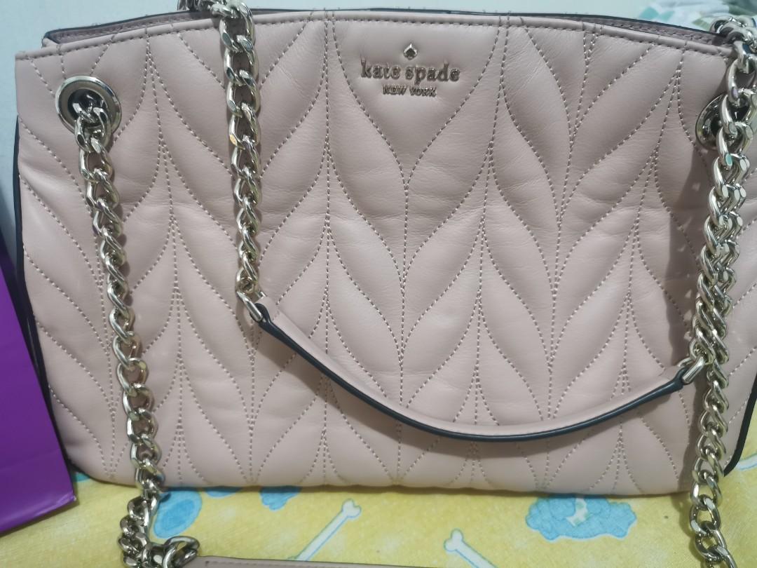Original Kate Spade Medium Convertible Shoulder Bag (Category: Luxury Bags & Wallets) located in Paranaque City. Submitted by paupreloveditems (Listing ID 1054361592, Image 3). Description: ORIGINAL KATE SPADE BAG (COMPLETE INCLUSION: PAPER BAG, GIFT RECEIPT, TAG, CARE CARD) 100% ORIGINAL BOUGHT IN USA 9 MONTHS OLD BARELY USED.