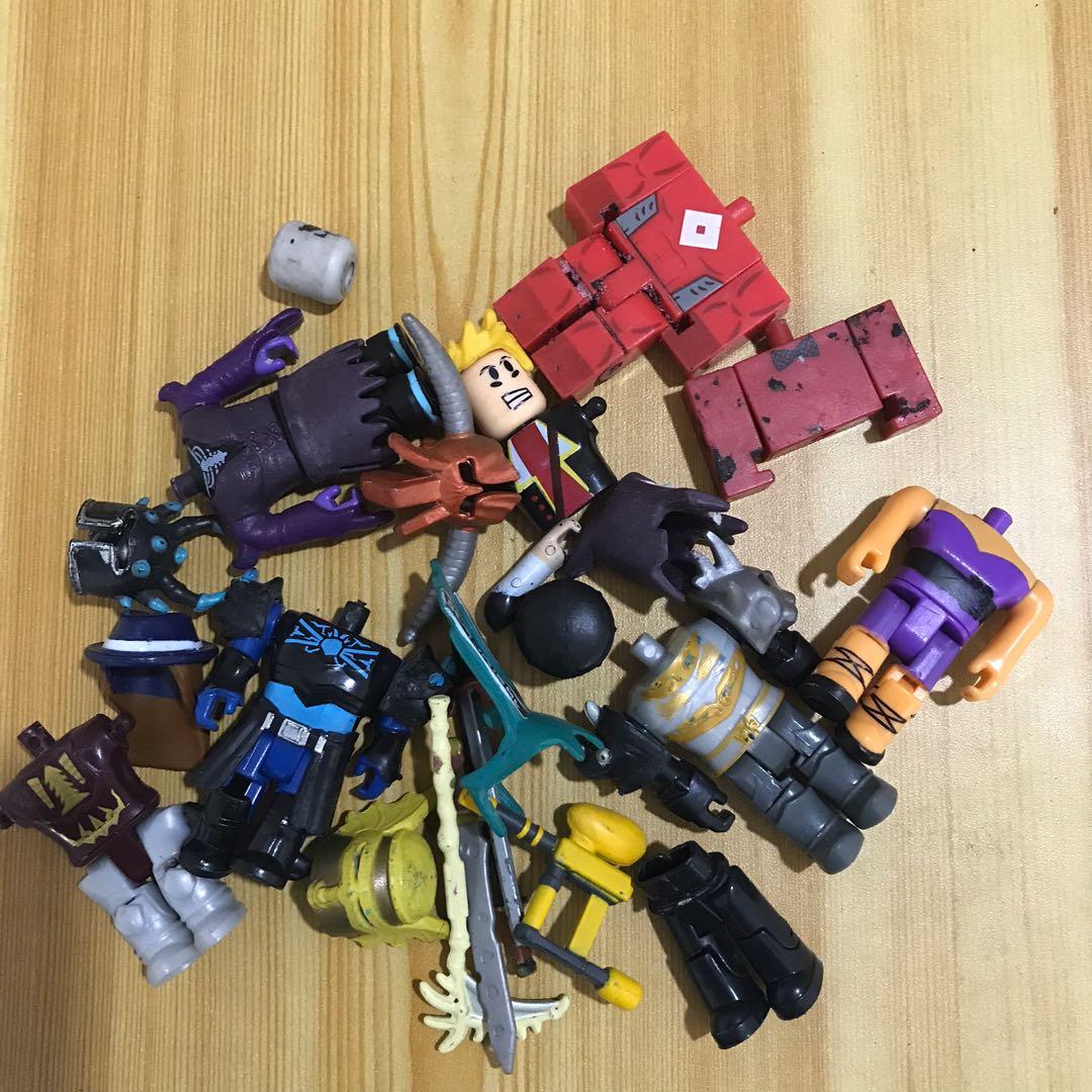 Roblox accessories bundle (Category: Character Goods) located in Quezon City. Submitted by oidua (Listing ID 1054307944, Image 1). Description: Selling as a bundle only, decluttering.
