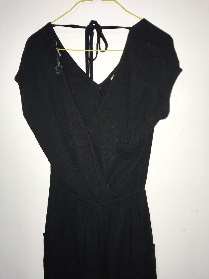 Universal thread Jumpsuit (Category: Jumpsuits) located in Antipolo. Submitted by _prelovedkikay (Listing ID 1054264618, Image 2). Description: Like new S-semi large.