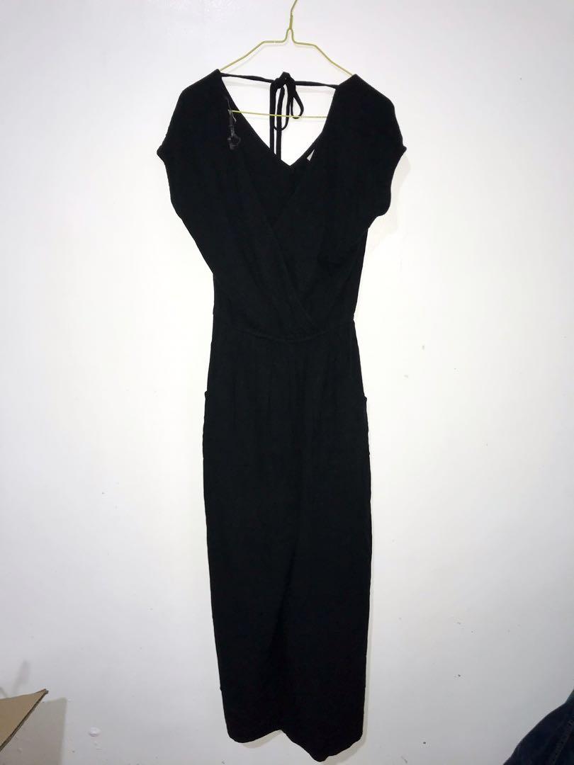 Universal thread Jumpsuit (Category: Jumpsuits) located in Antipolo. Submitted by _prelovedkikay (Listing ID 1054264618, Image 1). Description: Like new S-semi large.
