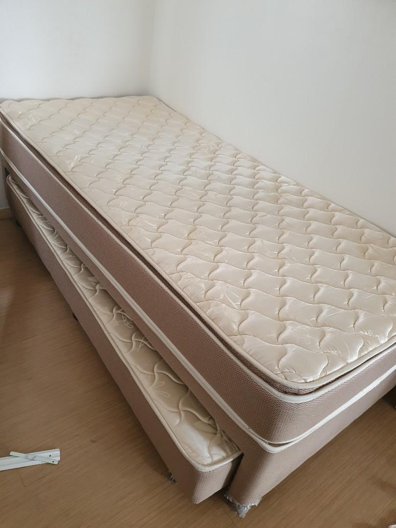 Uratex pull top out bed