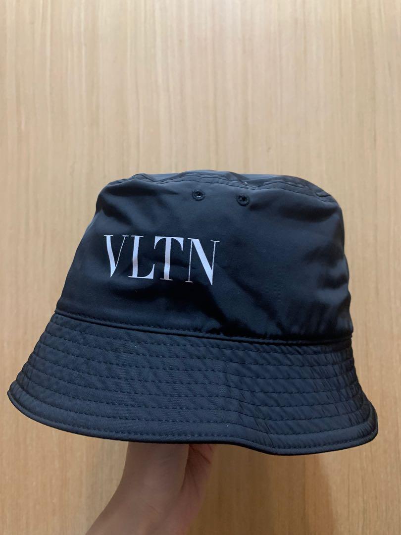 Valentino VLTN logo bucket hat, 男裝, 手錶及配件, 棒球帽、帽