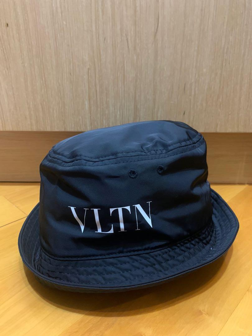 Valentino VLTN logo bucket hat, 男裝, 手錶及配件, 棒球帽、帽