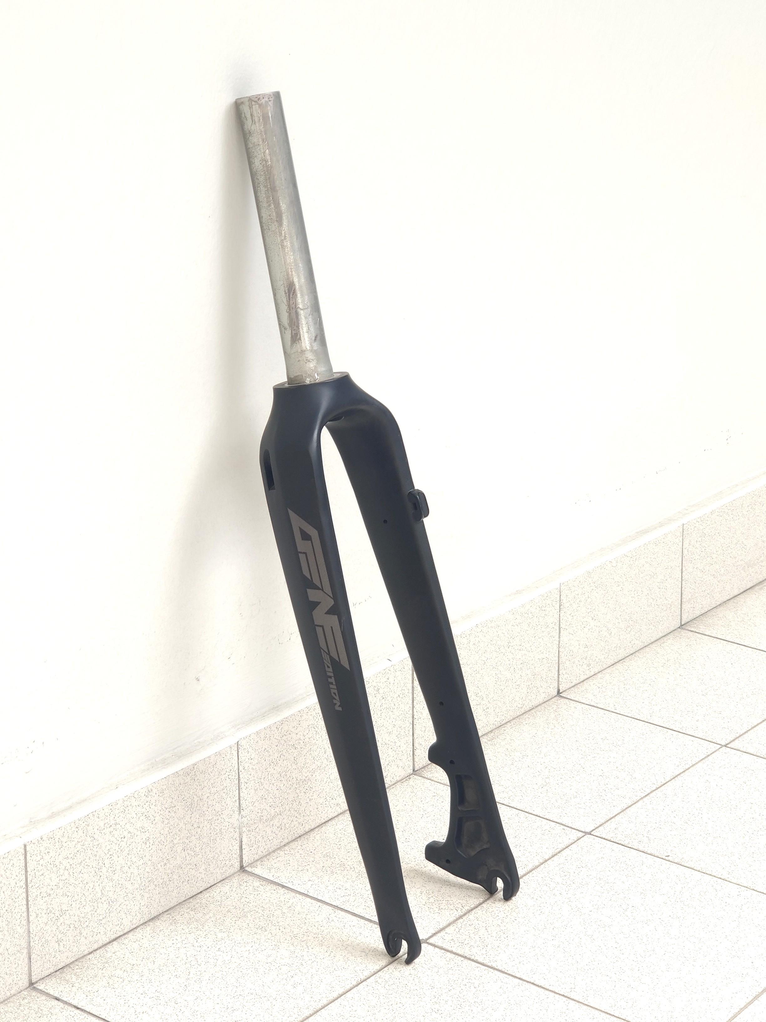 Steel disc fork outlet