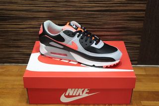 (Category: ) located in . Submitted by sneakerheights (Listing ID 1054537087, Image 1). Description: .