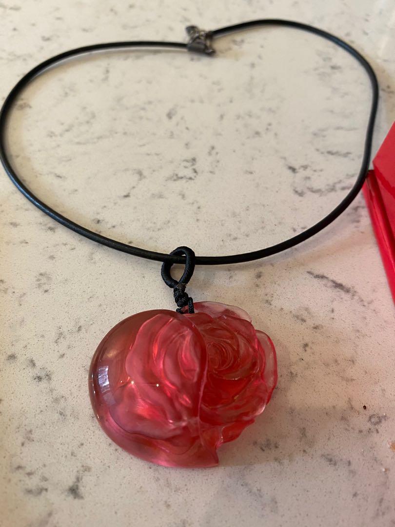 Brand new Liuligongfang necklace with glass rose pendant Women s