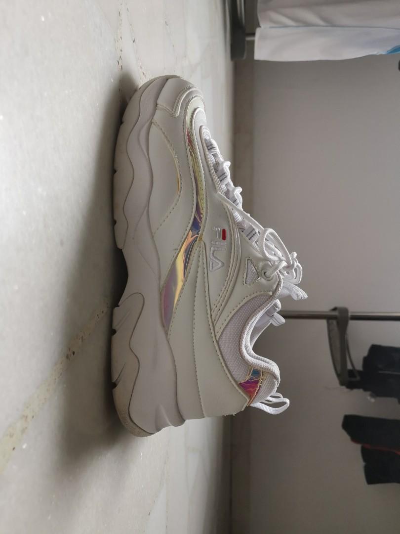 fila disruptor holographic