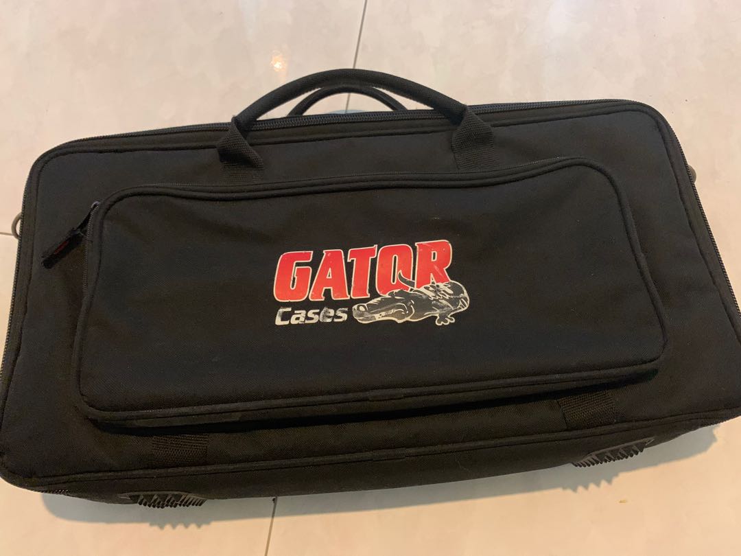 Gator Pedalboard + Bag, Hobbies & Toys, Music & Media, Music
