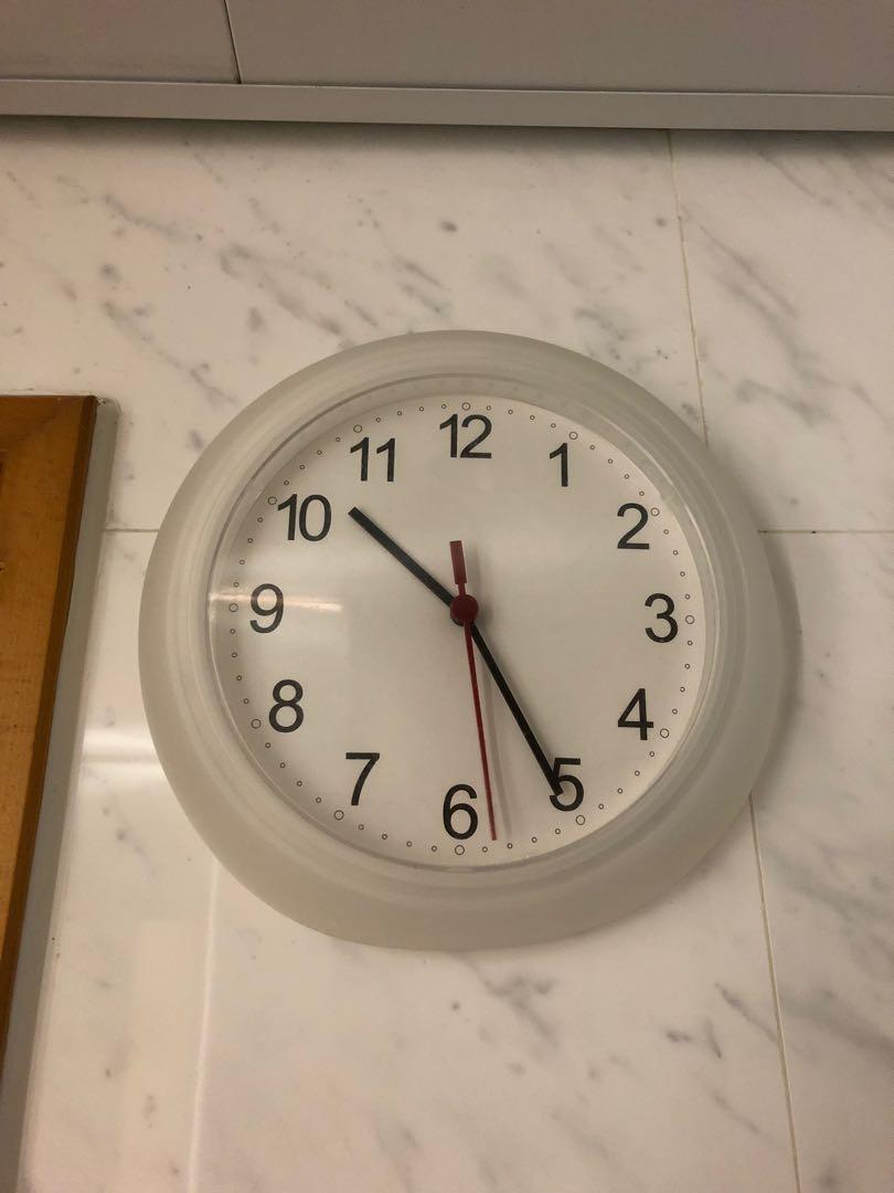 Ikea clock （分類：時鐘）位於 Hong Kong。 由 edog6666 提交（商品編號 1054634005，圖片 2）。簡介： Wall clock in good condition 7/10 $50-100。