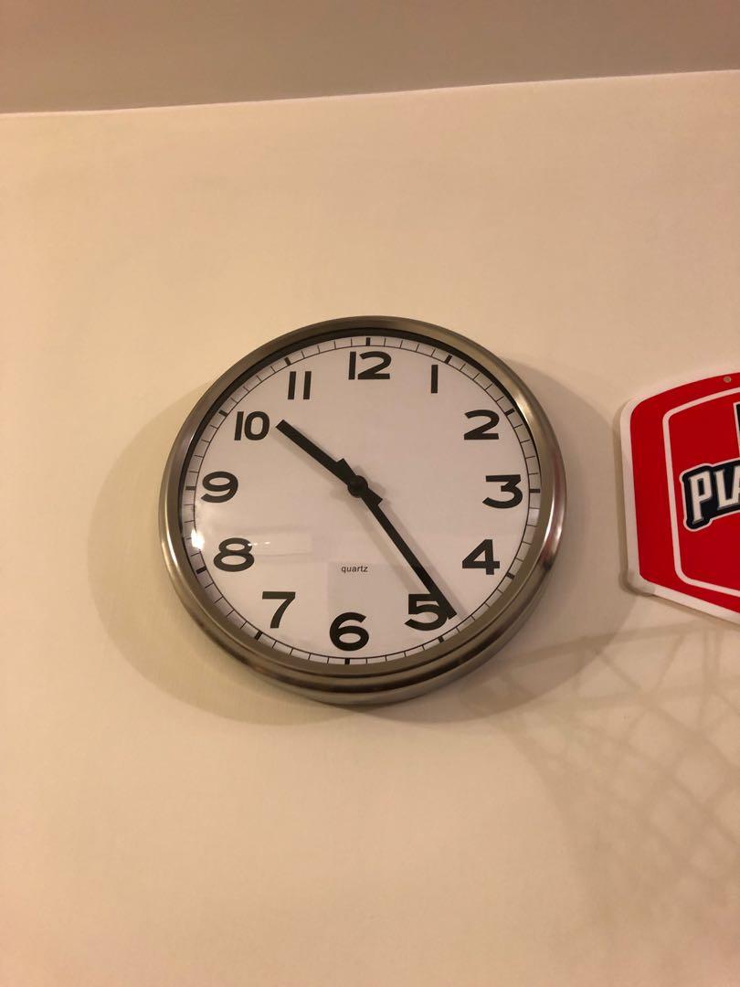 Ikea clock （分類：時鐘）位於 Hong Kong。 由 edog6666 提交（商品編號 1054634005，圖片 1）。簡介： Wall clock in good condition 7/10 $50-100。