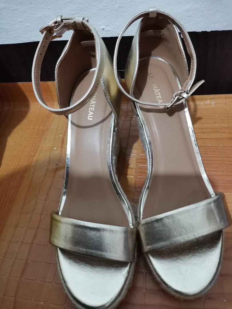Le chateau wedge sandals store