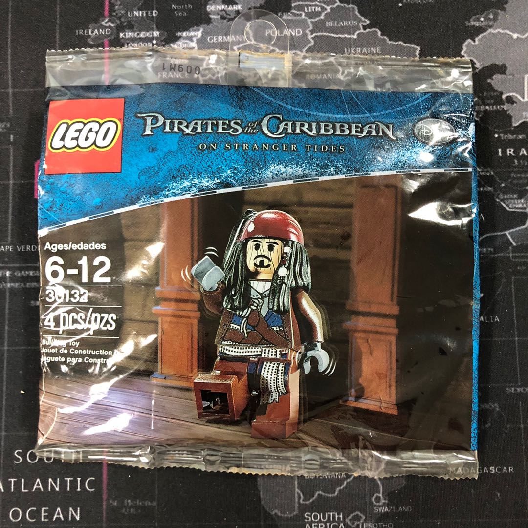 Jack sparrow shop minifigure