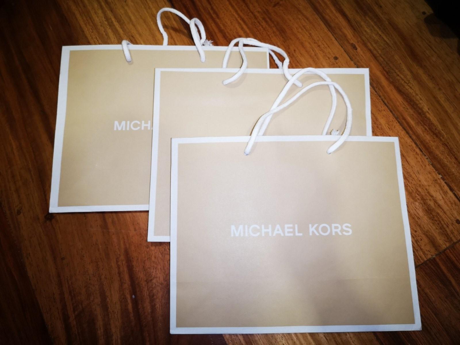 Michael Kors paper bag (1pc) (Category: Luxury Bags & Wallets) located in San Juan City. Submitted by super.saver8 (Listing ID 1054478942, Image 1). Description: good condition, unused! sold per piece size: 20x26cm.