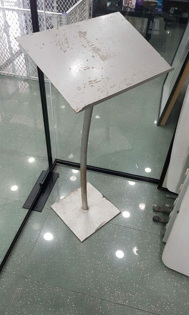 Used Notes Pick Stand Music Notes Stand, Hobbies & Toys, Music & Media, Musical Instruments ...