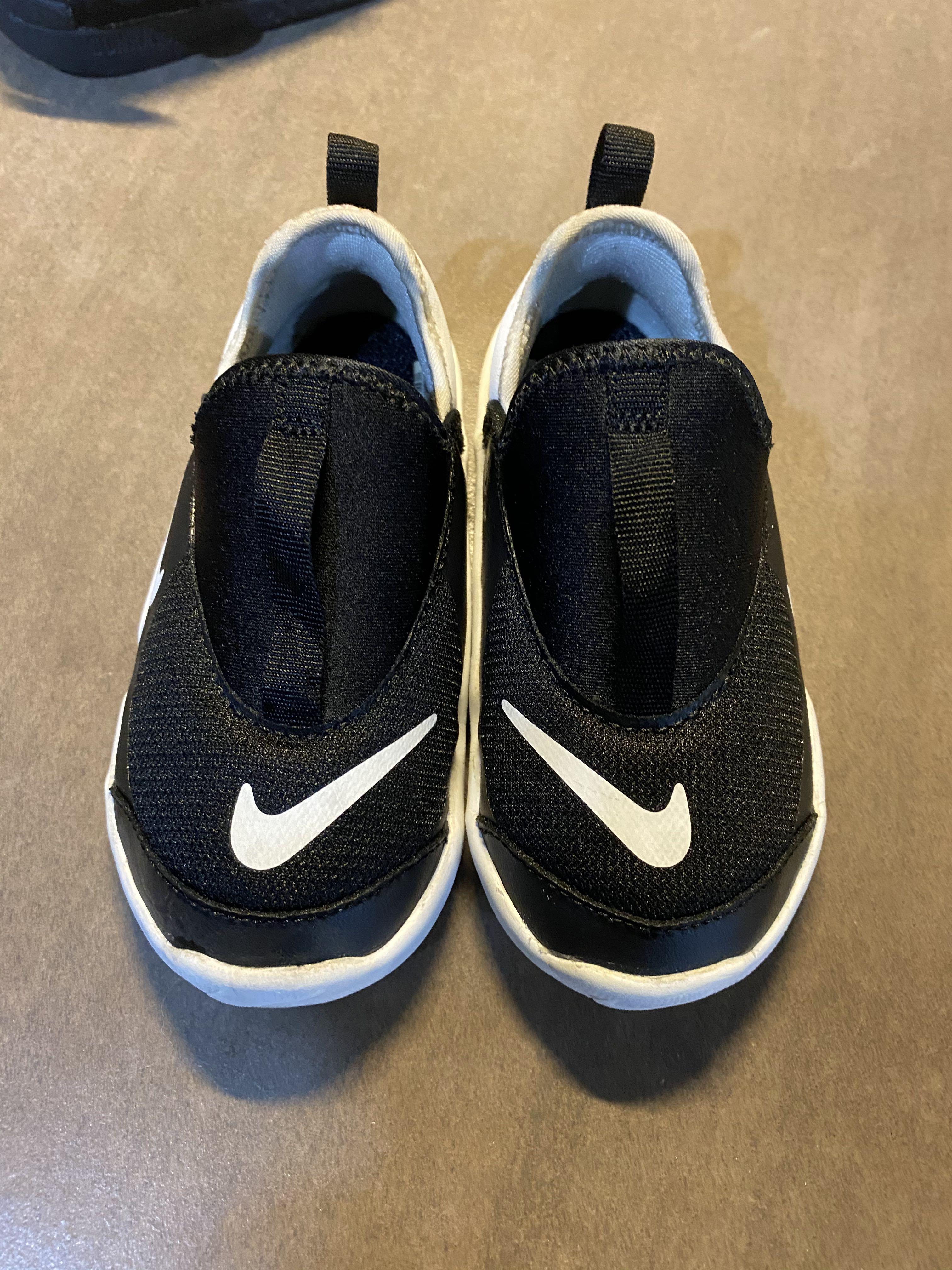 nike kids lil swoosh
