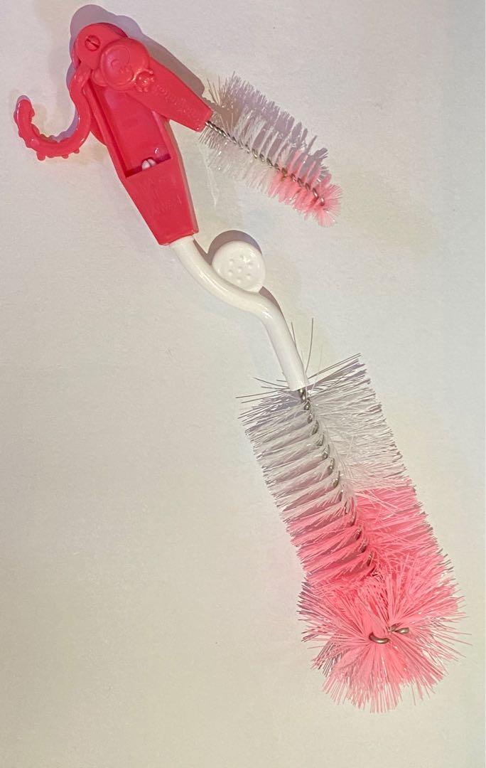 Puku 360 Rotary Bottle Brush (Category: Baby Toiletries & Grooming) located in Paranaque City. Submitted by carsal (Listing ID 1054456695, Image 2). Description: 360 degree rotary bottle brush Color: pink Comes with a mini brush for baby bottle nipples. Comes with a hook for hanging it while drying the brush. Bought from overseas. Quality product made in Taiwan. Handle is made of PP heat resistant up to 100 deg Cel. Bottle brush is made Nylon hea