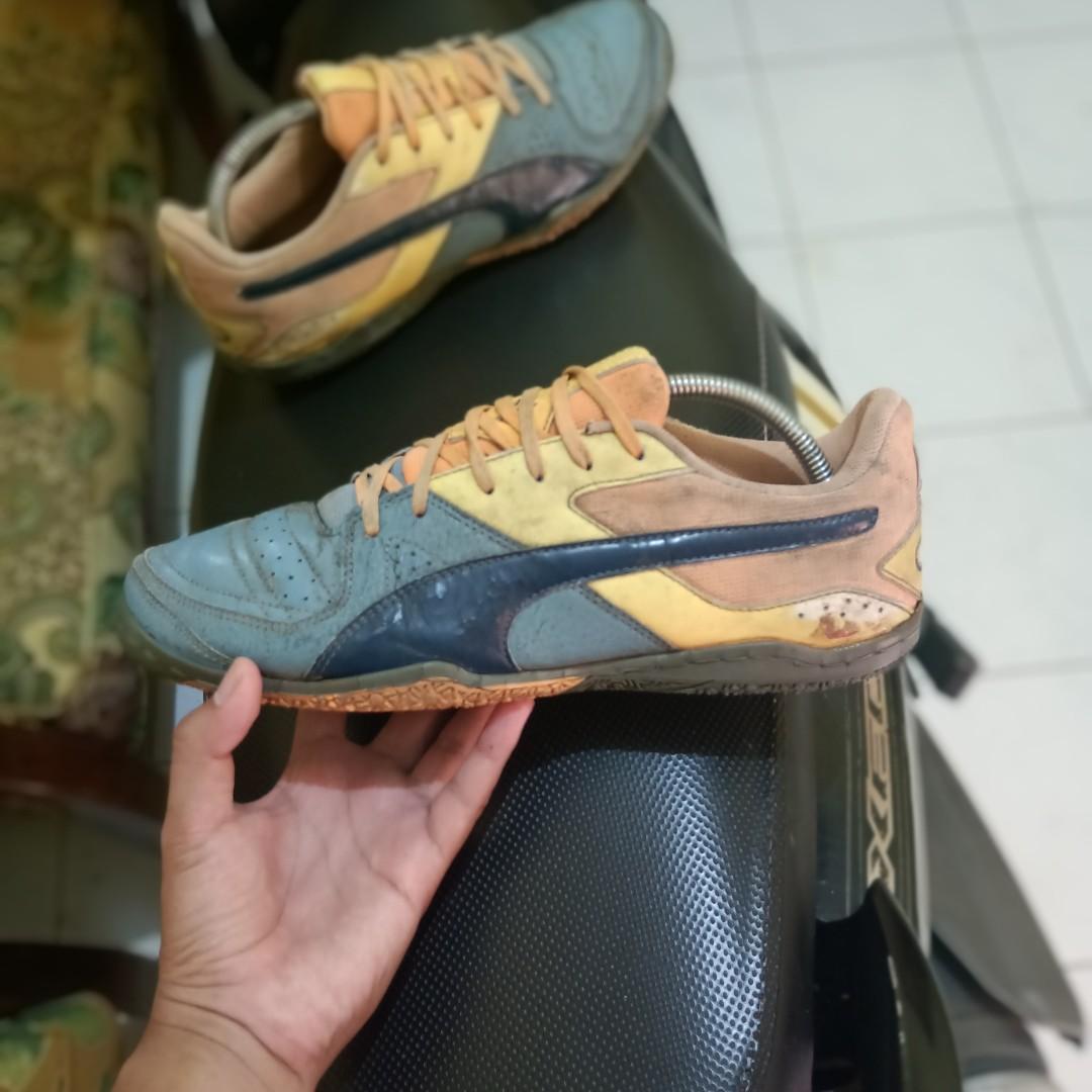 sepatu futsal puma original