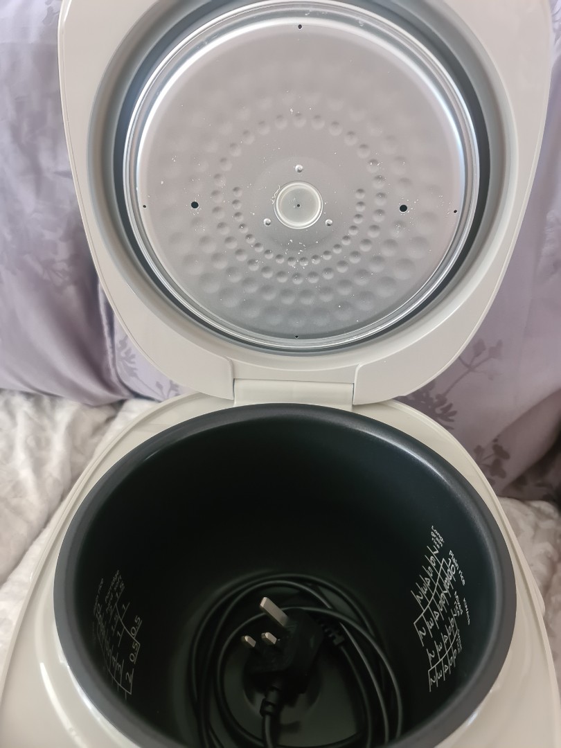 Tiger brand rice cooker, TV & Home Appliances, Kitchen Appliances, Cookers on Carousell