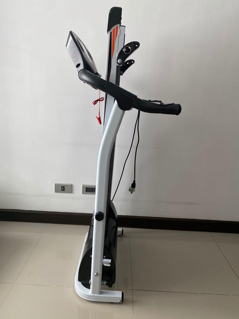 Treadmill Sports Equipment Other Sports Equipment and Supplies on Carousell