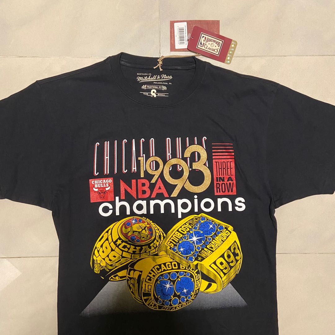 Vintage Chicago Bulls 1993 Championship T Shirt (Size S), Men's Fashion,  Tops & Sets, Tshirts & Polo Shirts on Carousell