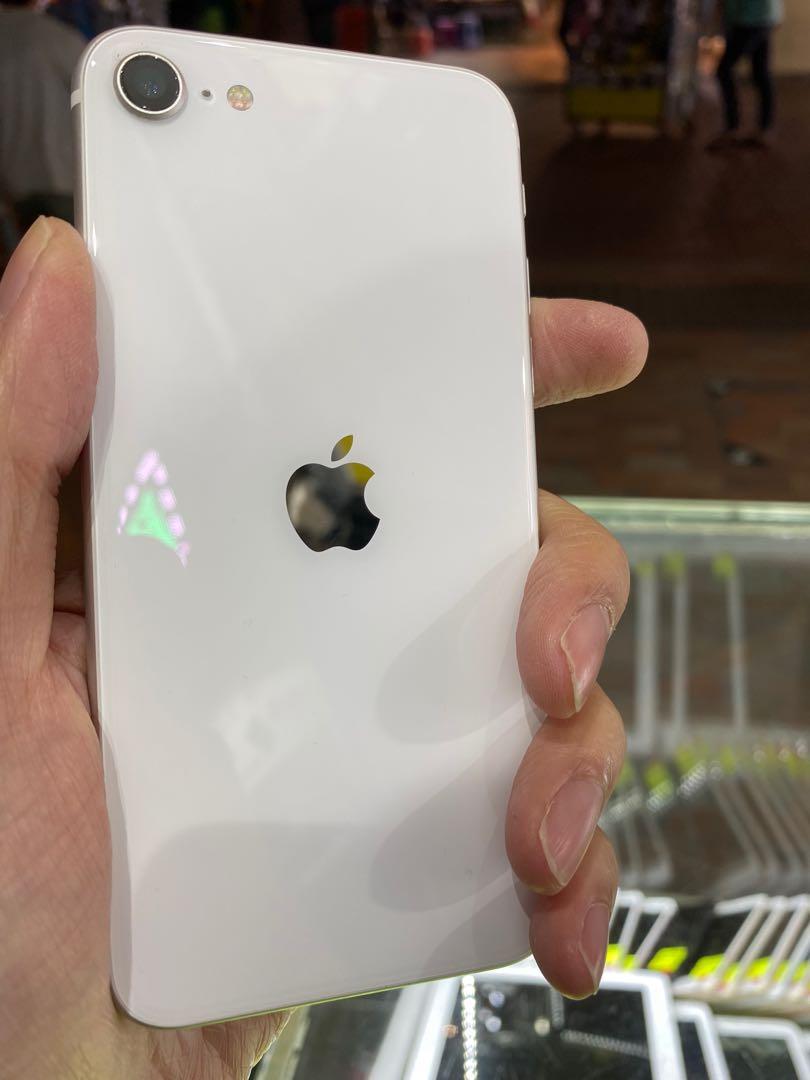 Apple iPhone se 第2世代　ホワイト 本体 ジャンク品 iPhone SE 第2世代 ホワイト本体 ジャンク品