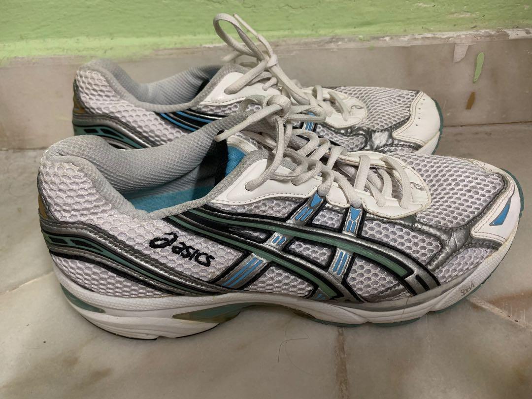 Asics Sport Shoes running made in China, Men's Sneakers on Carousell