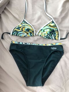 (Category: ) located in . Submitted by splurge_addict (Listing ID 1054771943, Image 1). Description: .