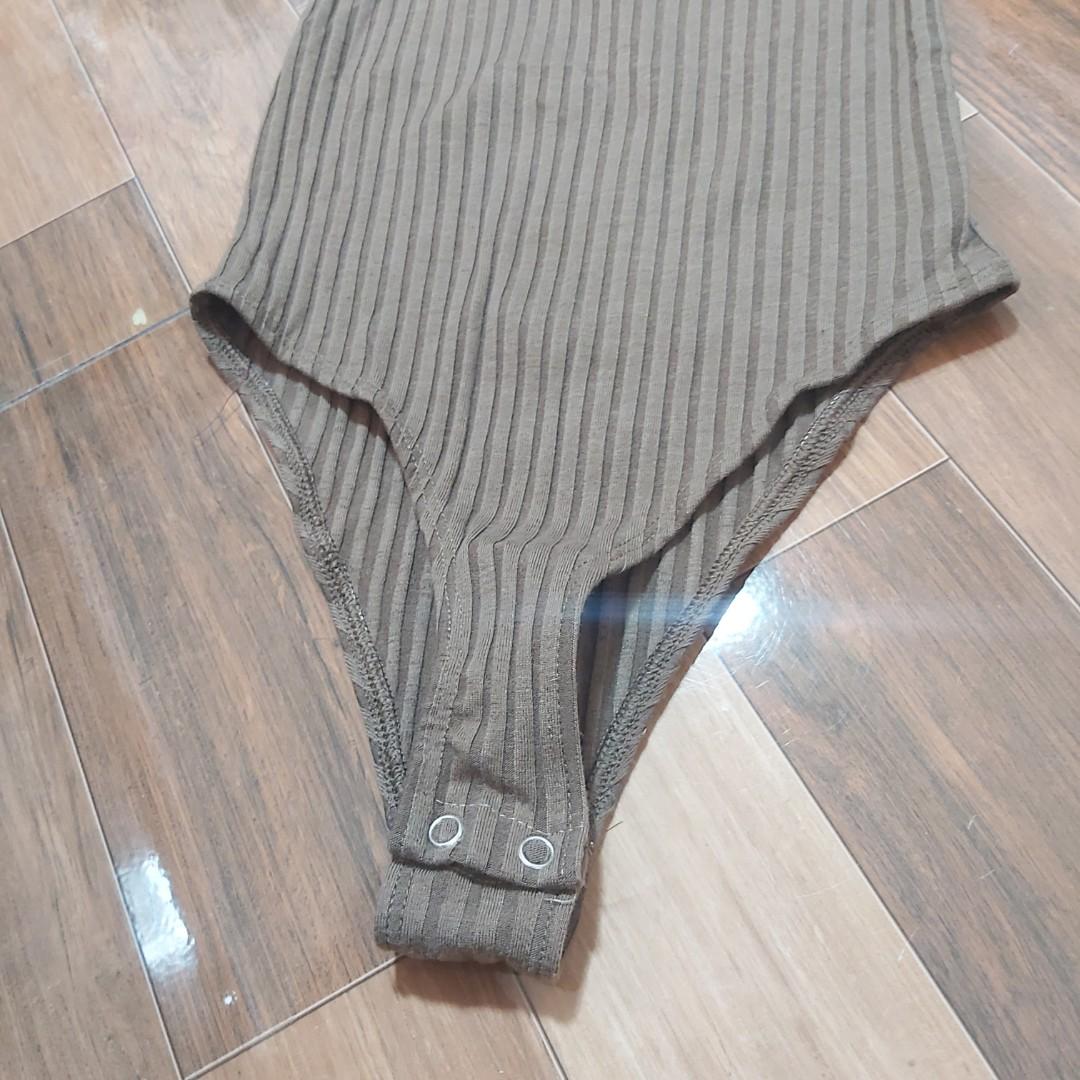 Brown body suit (Category: Rash guard) located in Quezon City. Submitted by cheverloo (Listing ID 1054715394, Image 3). Description: xs-s msyado ng maliit sakin..🤣😅.