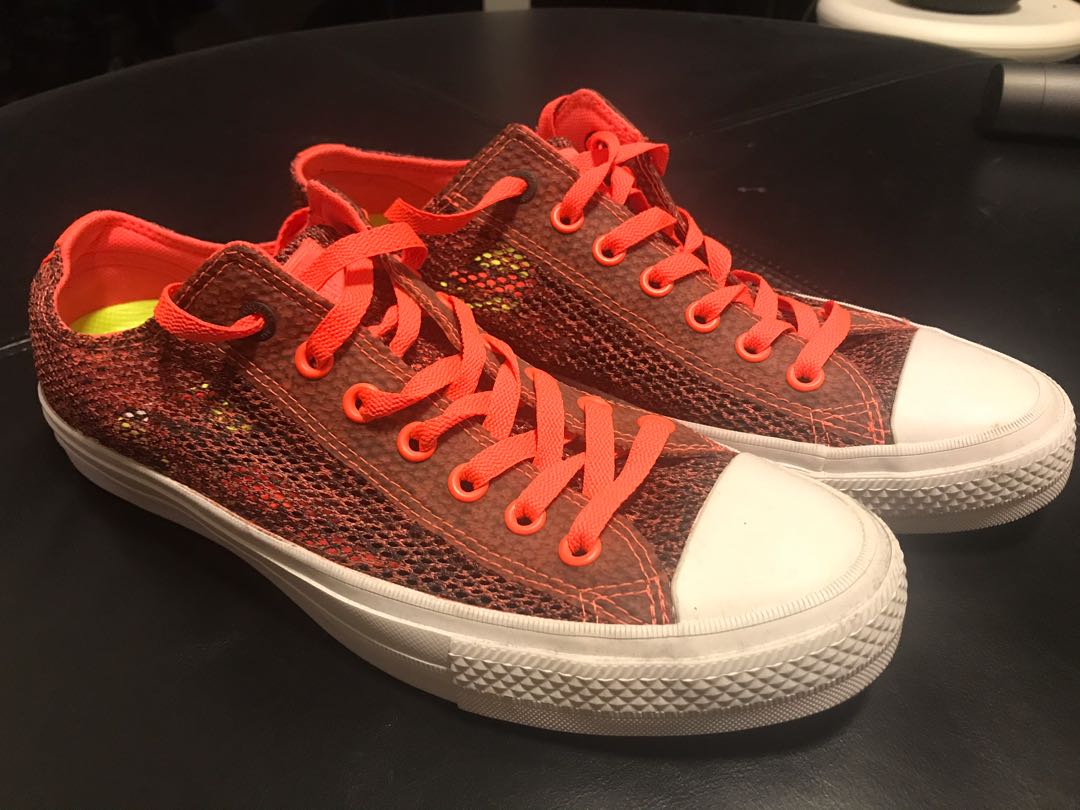 Converse with on sale lunarlon orange