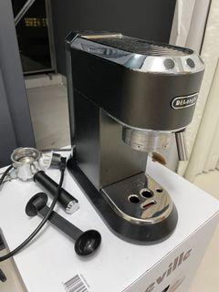 Delonghi Coffee Machine Espresso EC685