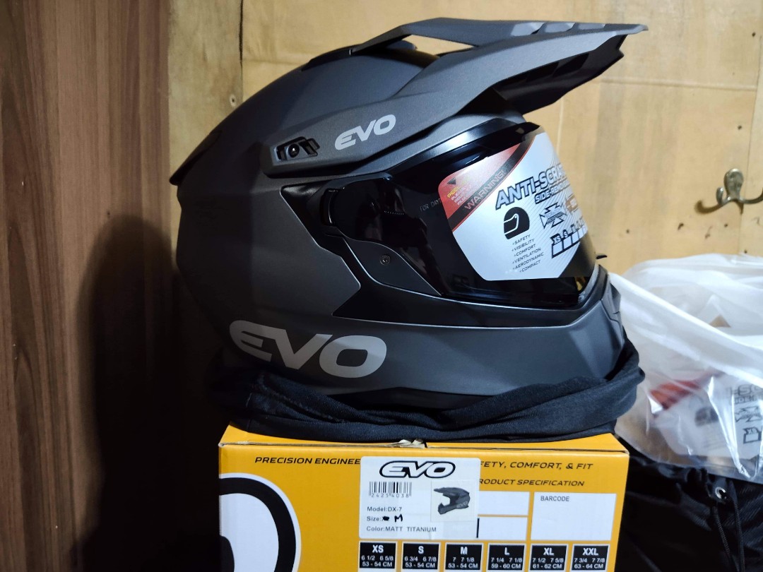 Evo Dx7 Helmet Motorbikes Motorbike Parts Accessories Helmets And Other Riding Gears On Carousell
