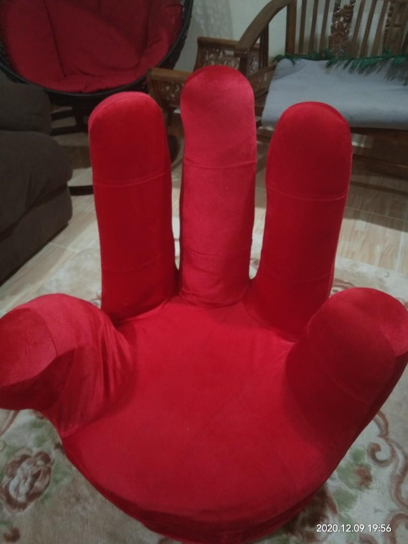 Fingers Sofa (Category: Sofas) located in Kota Bharu. Submitted by adrianasofiya (Listing ID 1054840607, Image 1). Description: COD only, Area Kota Bharu.