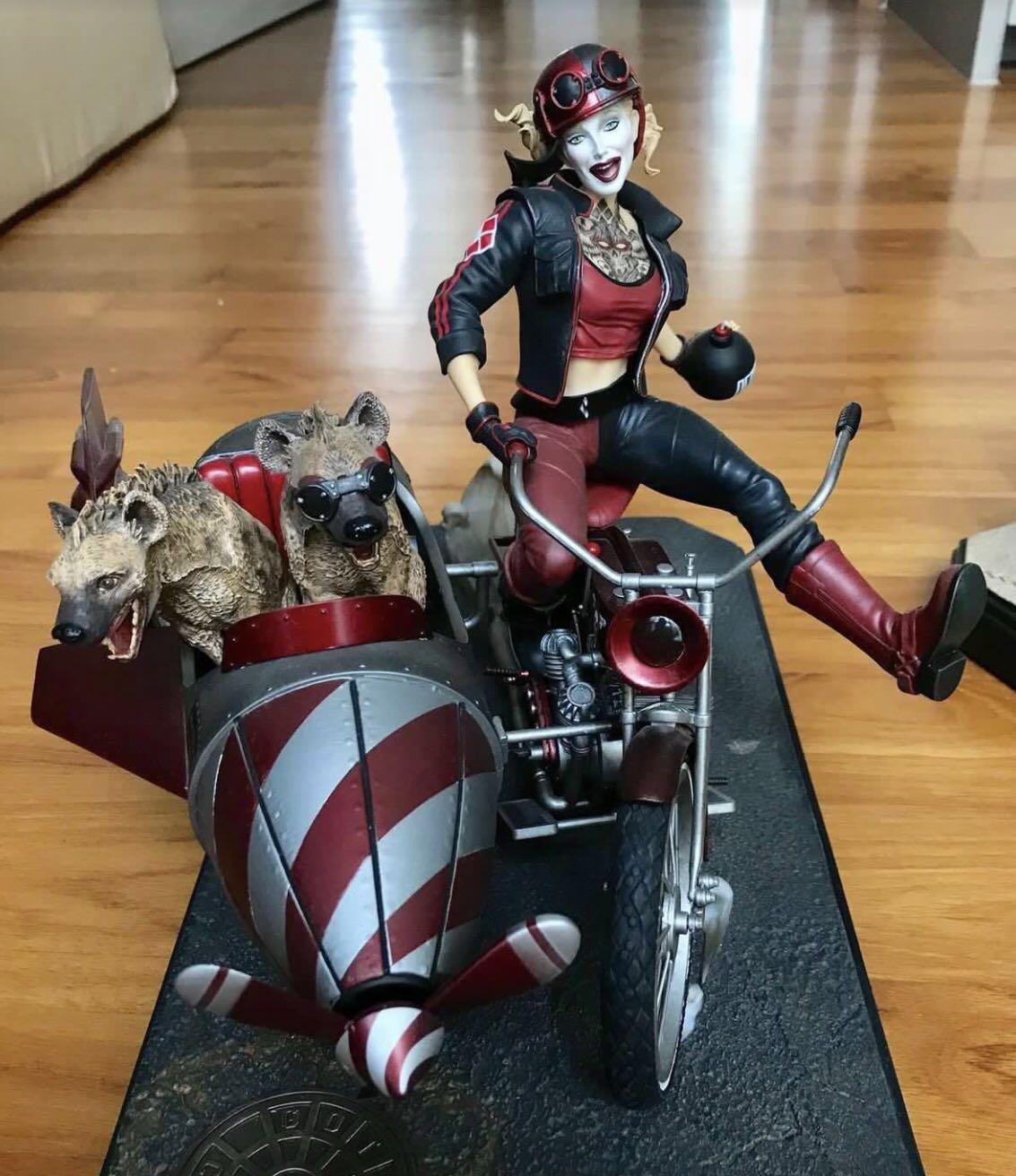 gotham city garage harley quinn statue