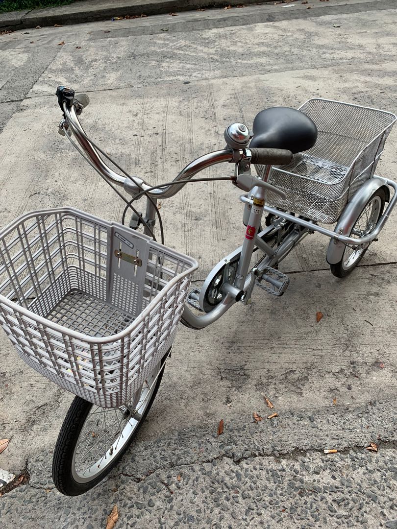 Tri bike with basket deals