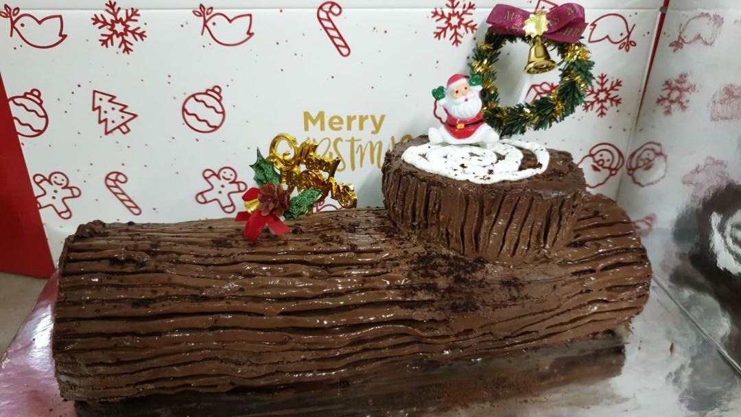 Logcake (Category: Homemade Bakes) located in Singapore. Submitted by winasbakes (Listing ID 1054897686, Image 4). Description: Dark Chocolate logcake( 0.8kg) 8-12 serving rich in chocolate taste, high quality chocolate. price include box pre-order 3days in advance urgent order 2days($10 fee) no delivery on 17/25dec.
