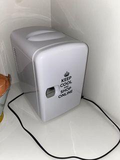 Mini fridge
