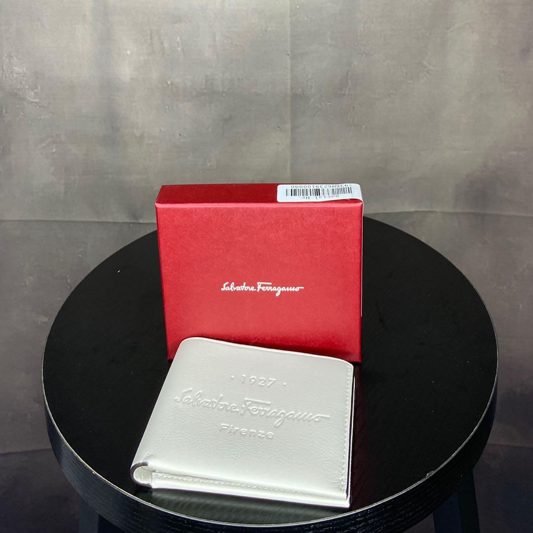 Salvatore Ferragamo Logo Debossed Leather Wallet Men S Fashion Watches Accessories Wallets Card Holders On Carousell