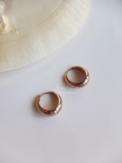 由 starlightaccessory (刊登 ID 1054801818，圖片 1) 提交，位於 的 (類別：)，說明：。