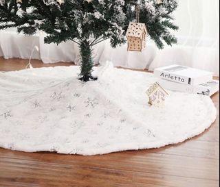 White Plush Snowflake Christmas Tree Skirt