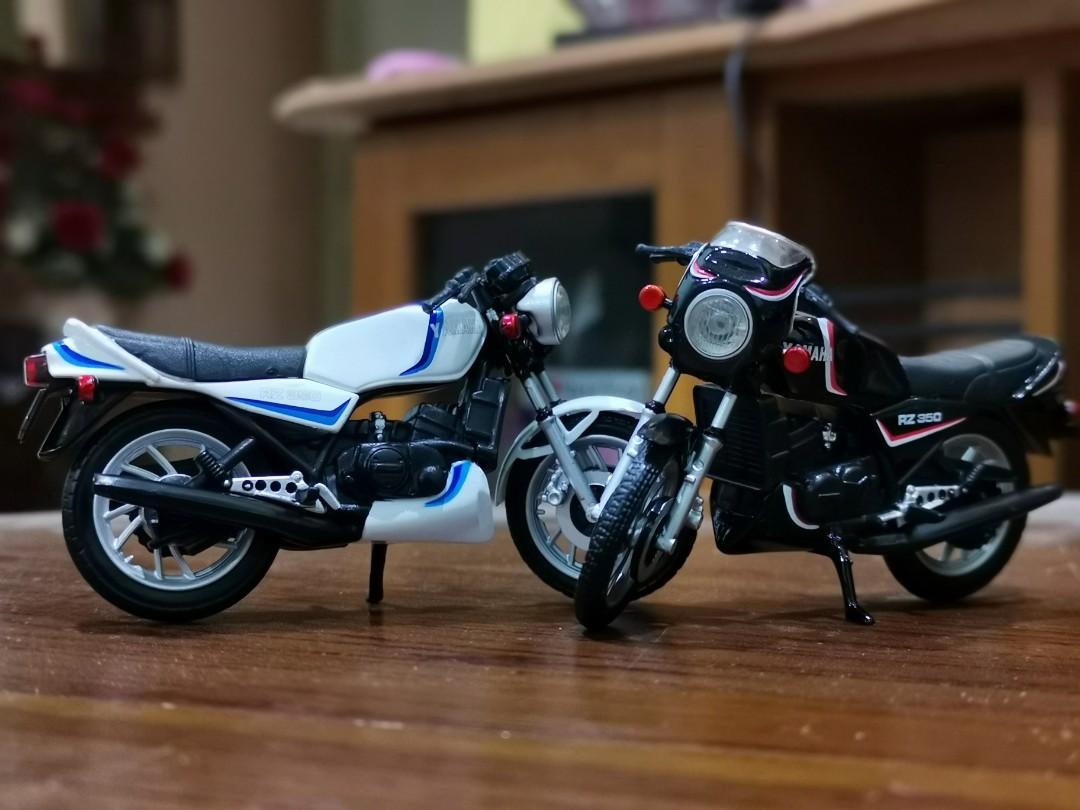 Yamaha rd 350 diecast model on sale