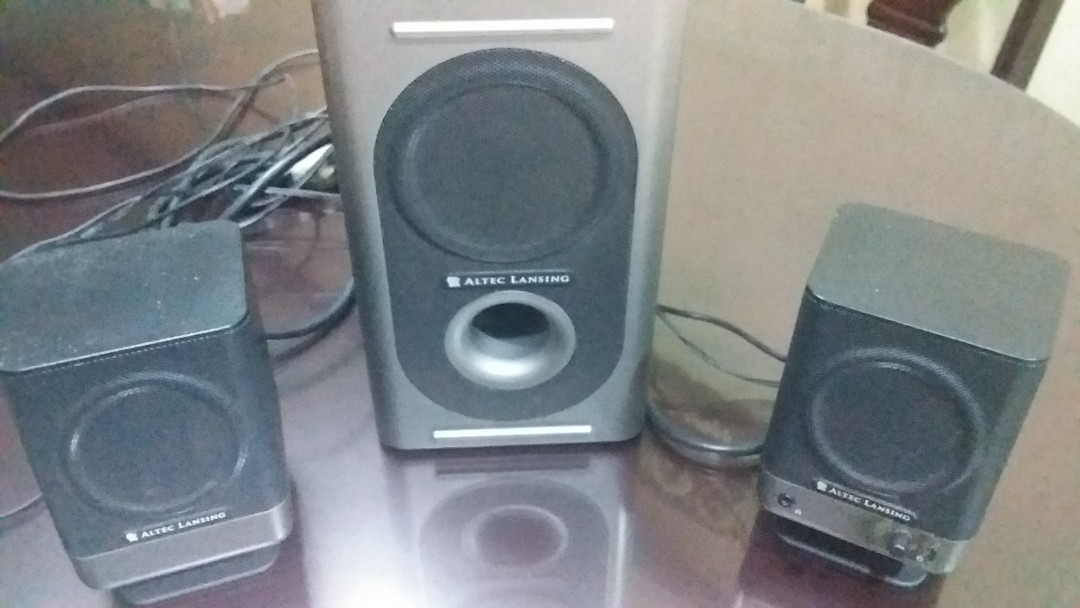 Altec Lansing 221 Multimedia 2.1 Computer Speakers w/Powered Subwoofer