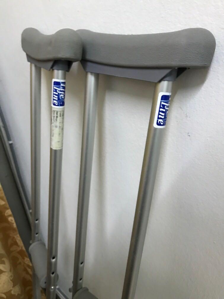 Lifeline shoulder crutches, Sports Equipment, Sports & Games, Billiards